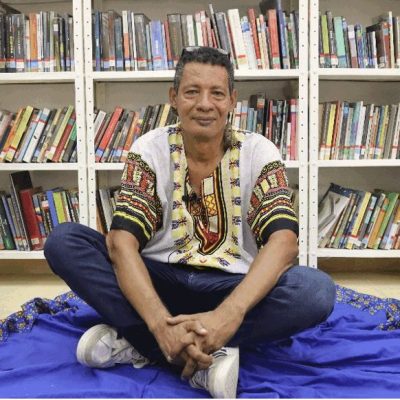 Julio Londoño, director del Biblioparque San Francisco. // Foto: Sara Silva.