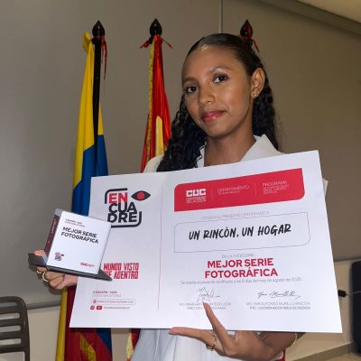 Paula Guerrero La estudiante Paula Guerrero y su reconocimiento con el premio a Mejor serie Fotográfica.