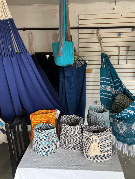 Artesanías creadas por Ana María y Cecilia. // Foto: Valentina Andrade