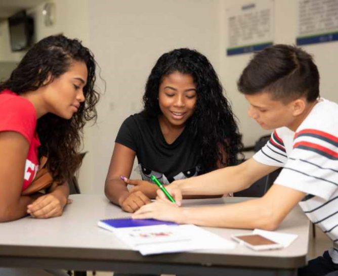 becas y convocatorias estudios en el exterior