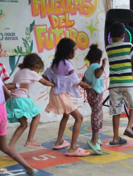 Niños en la inauguración del nuevo parque// Foto: Willian Camacho Aguilar